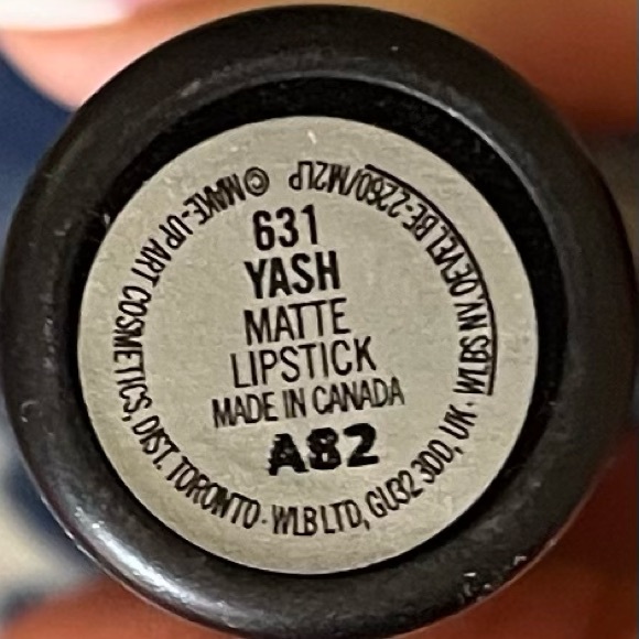 MAC Cosmetics Cream Lipstick Satin Finish - Picture 2 of 3